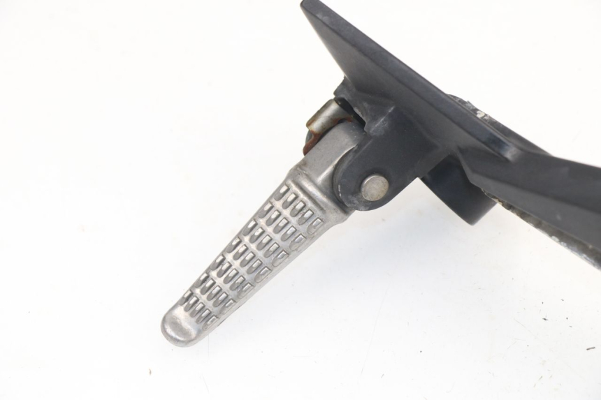 photo de RIGHT REAR FOOTREST MOUNTING PLATE KAWASAKI Z 750 (2007 - 2013)