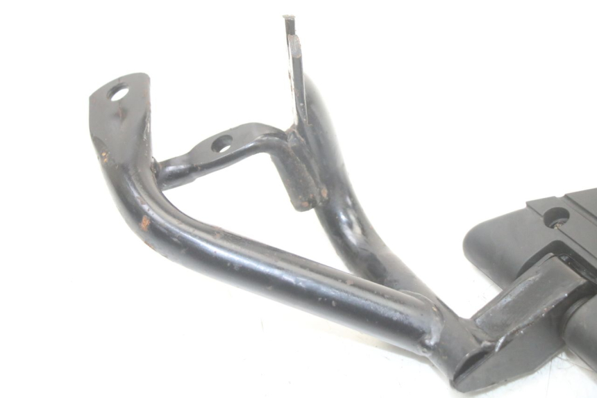 photo de REAR RIGHT FOOTREST MOUNT KYMCO PEOPLE S 125 (2000 - 2008)