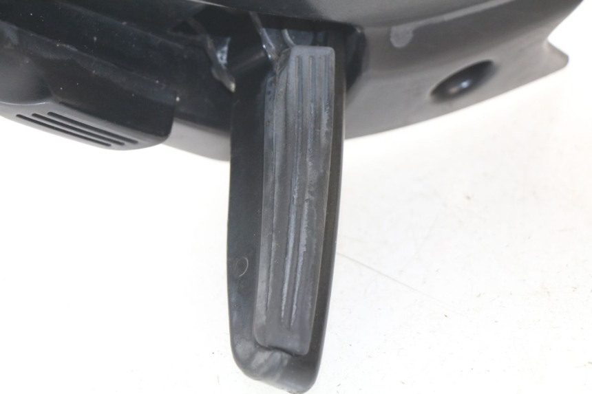 photo de RIGHT REAR FOOTREST MOUNTING PLATE GILERA NEXUS 125 (2009 - 2013)
