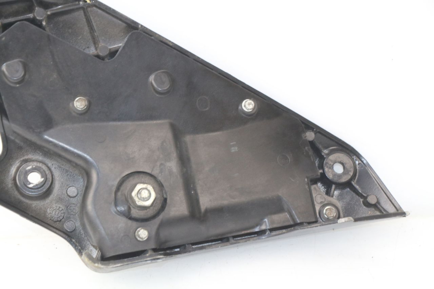 photo de RIGHT REAR FOOTREST MOUNTING PLATE GILERA NEXUS 125 (2009 - 2013)