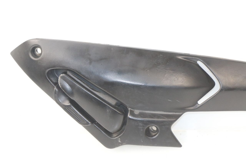 photo de RIGHT REAR FOOTREST MOUNTING PLATE GILERA NEXUS 125 (2009 - 2013)
