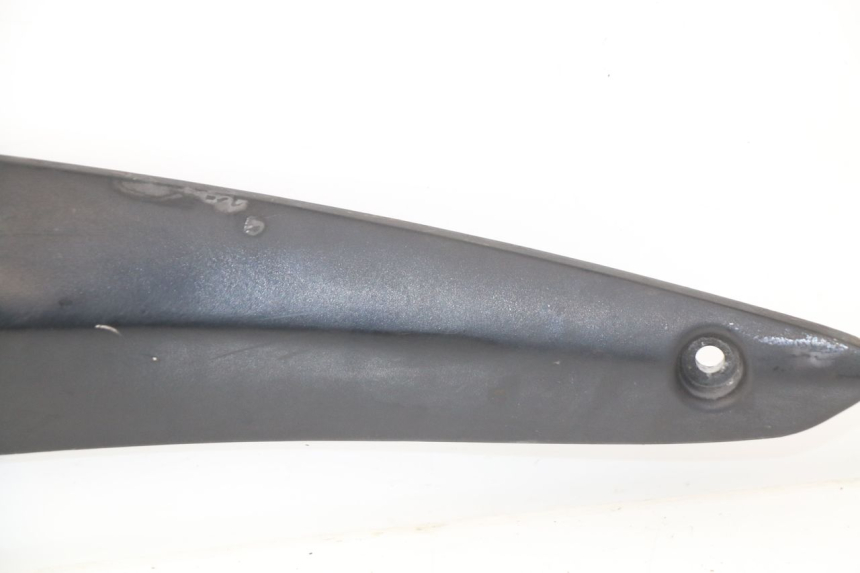 photo de RIGHT REAR FOOTREST MOUNTING PLATE GILERA NEXUS 125 (2009 - 2013)