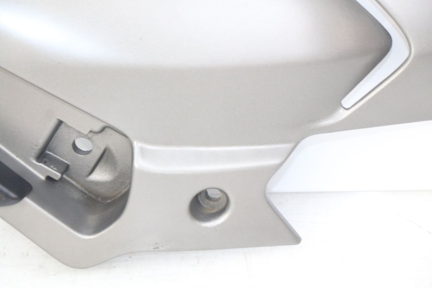 photo de RIGHT REAR FOOTREST MOUNTING PLATE GILERA NEXUS 125 (2009 - 2013)