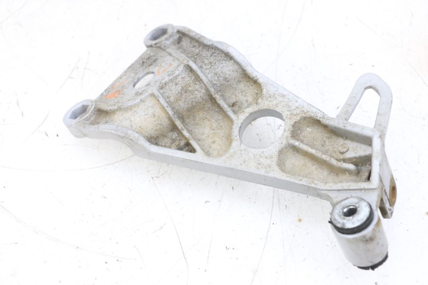 photo de REAR RIGHT FOOTREST MOUNT HONDA NSR R 125 (1994 - 2003) - Alternative perspective