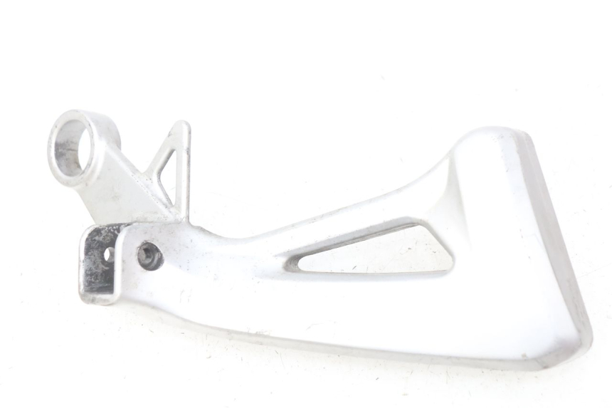 photo de RIGHT REAR FOOTREST MOUNTING PLATE SUZUKI SV S 650 (1999 - 2002)