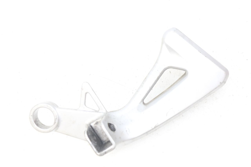 photo de RIGHT REAR FOOTREST MOUNTING PLATE SUZUKI SV S 650 (1999 - 2002)