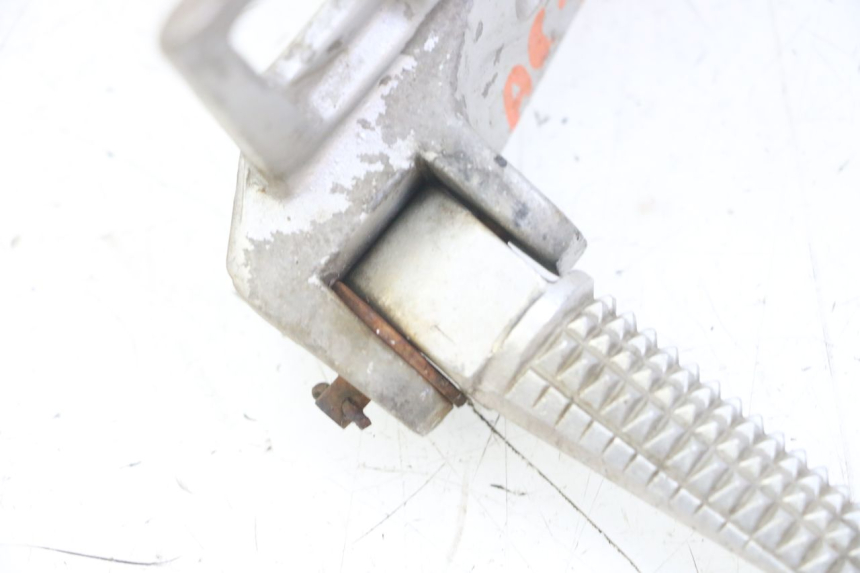 photo de RIGHT REAR FOOTREST MOUNTING PLATE YAMAHA TDR DELTABOX 125 (1993 - 2003)