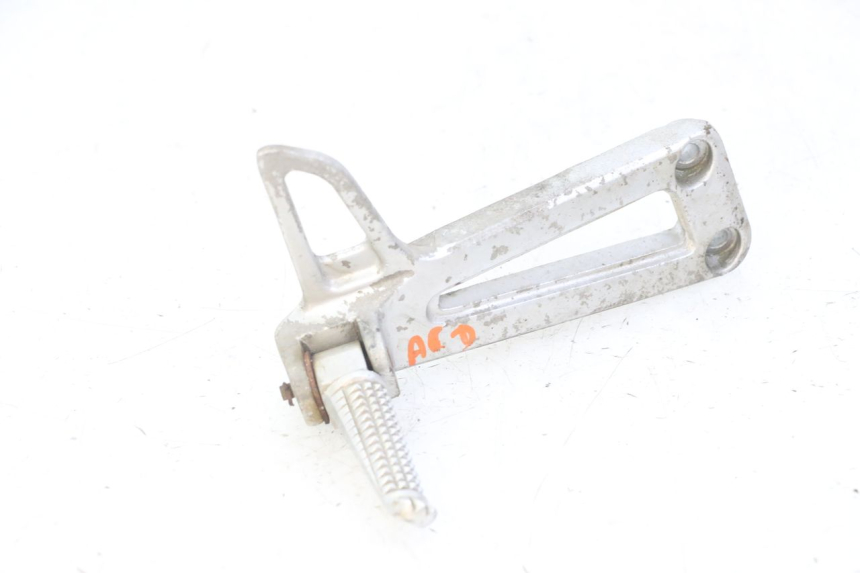 photo de RIGHT REAR FOOTREST MOUNTING PLATE YAMAHA TDR DELTABOX 125 (1993 - 2003)