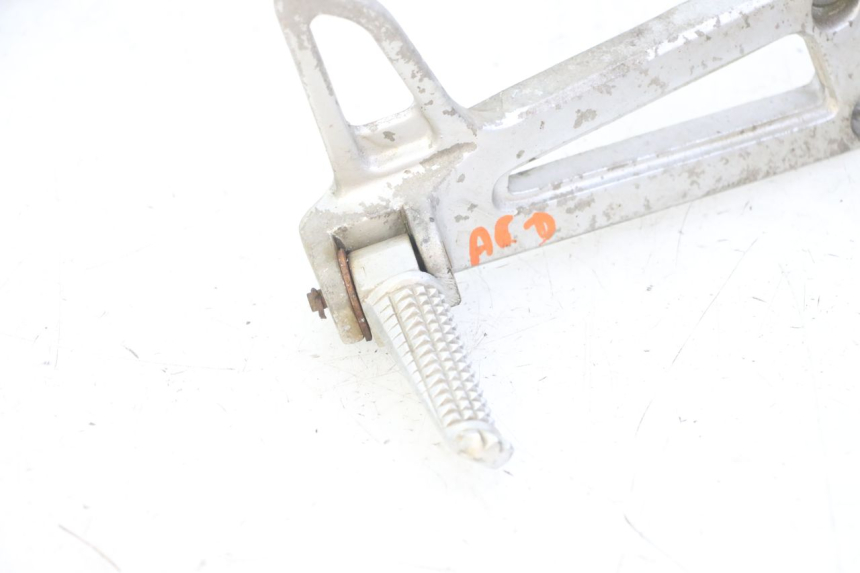 photo de RIGHT REAR FOOTREST MOUNTING PLATE YAMAHA TDR DELTABOX 125 (1993 - 2003)