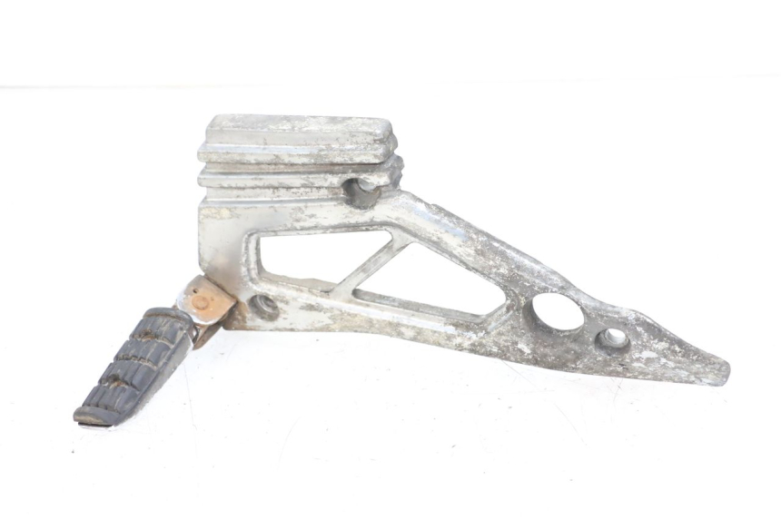 photo de REAR RIGHT FOOTREST MOUNT YAMAHA XJ F 900 (1983 - 1994)