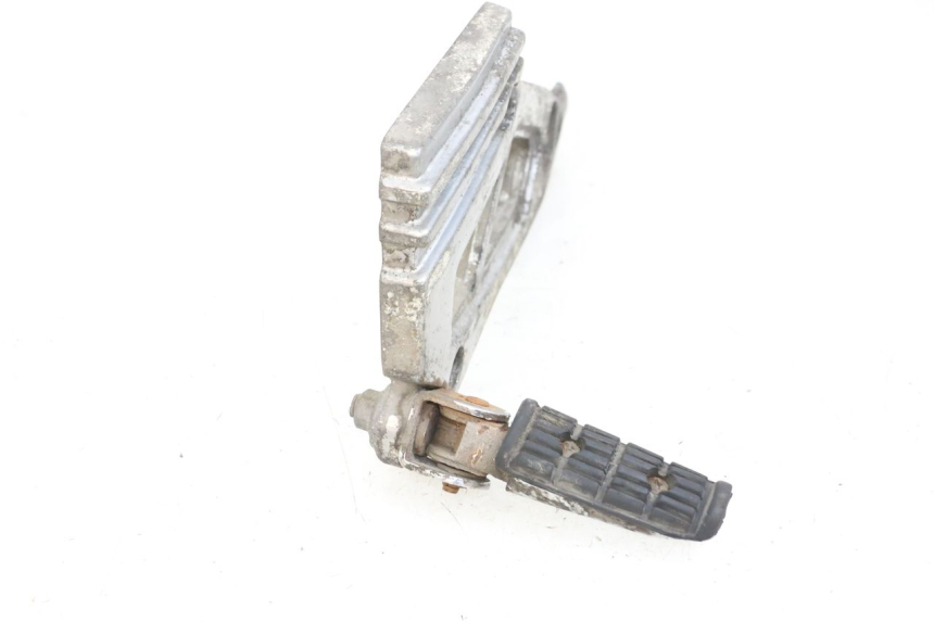 photo de REAR RIGHT FOOTREST MOUNT YAMAHA XJ F 900 (1983 - 1994)