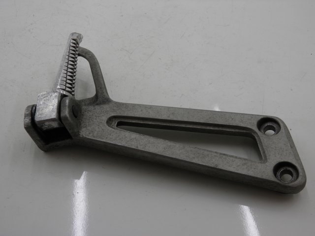 photo de RIGHT REAR FOOTREST MOUNTING PLATE YAMAHA TDR DELTABOX 125 (1993 - 2003)