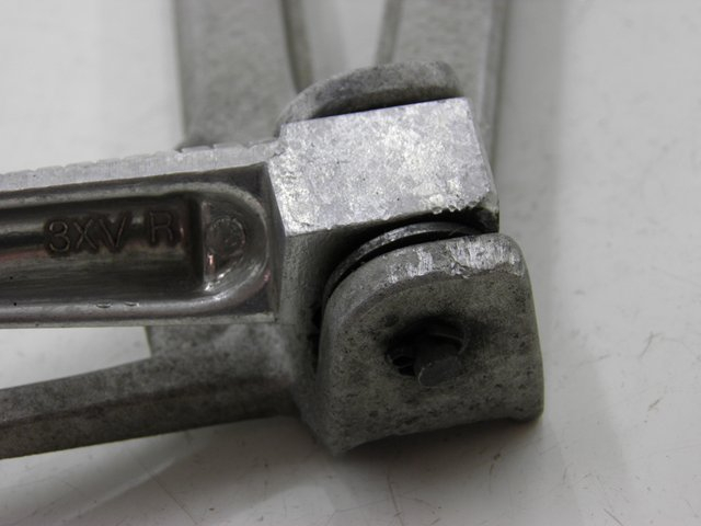 photo de RIGHT REAR FOOTREST MOUNTING PLATE YAMAHA TDR DELTABOX 125 (1993 - 2003)