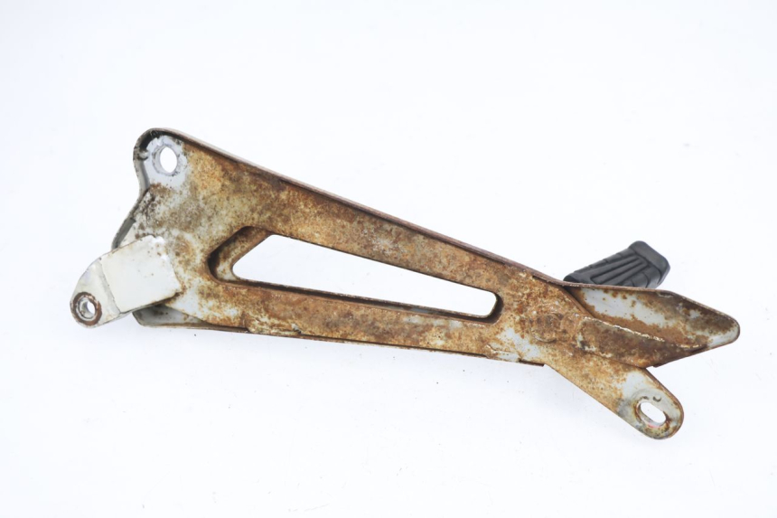 photo de REAR RIGHT FOOTREST MOUNT YAMAHA YBR 125 (2004 - 2006)