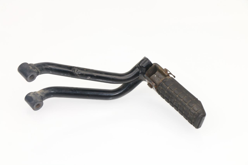 photo de REAR LEFT FOOTREST MOUNT HONDA CBR F 600 (1991 - 1994)