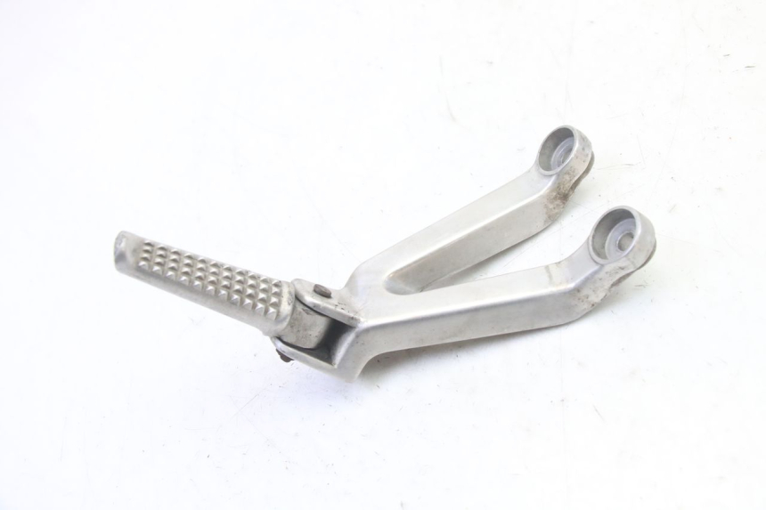 photo de REAR LEFT FOOTREST MOUNT HONDA CBR RR FIREBLADE 900 (1992 - 1994)