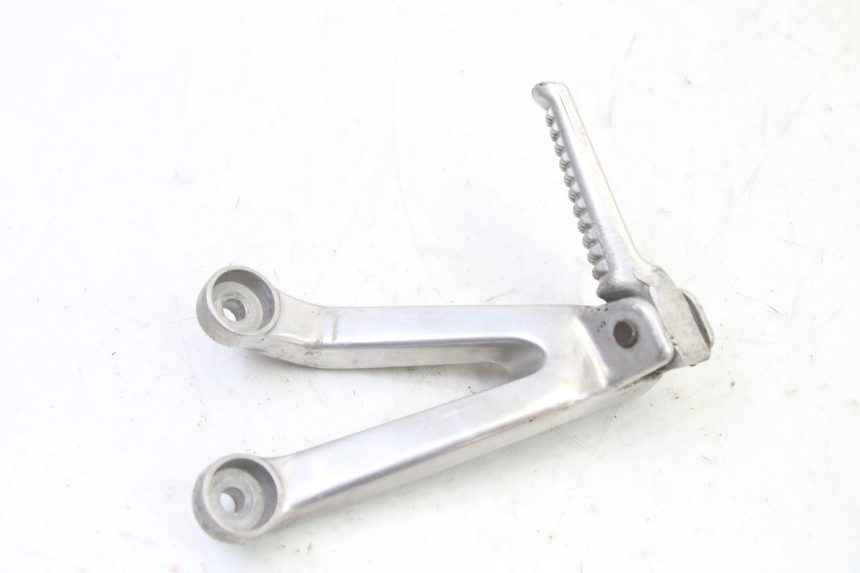 photo de REAR LEFT FOOTREST MOUNT HONDA CBR RR FIREBLADE 900 (1992 - 1994)