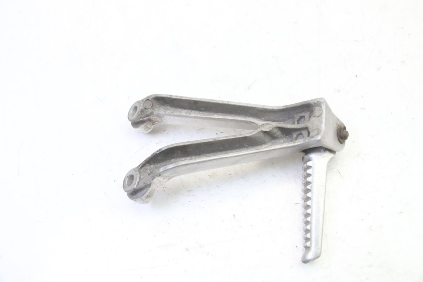 photo de REAR LEFT FOOTREST MOUNT HONDA CBR RR FIREBLADE 900 (1992 - 1994)