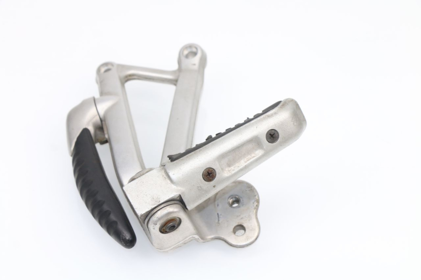 photo de REAR LEFT FOOTREST MOUNT DUCATI ST2 944 (1997 - 2003)