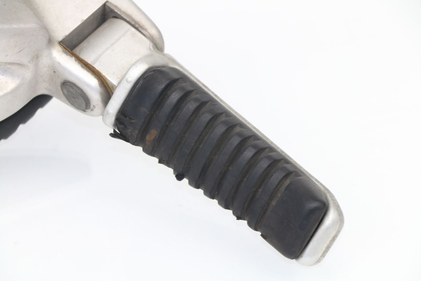 photo de REAR LEFT FOOTREST MOUNT DUCATI ST2 944 (1997 - 2003)