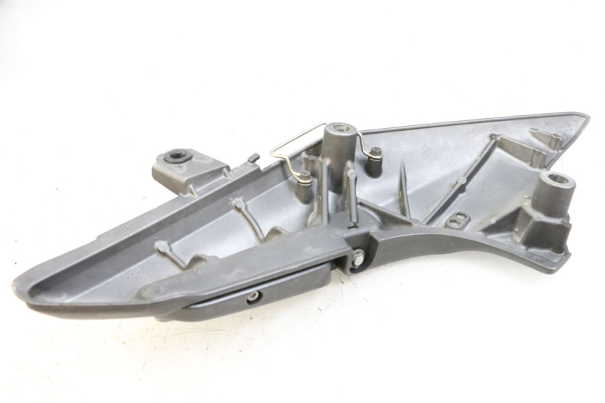 photo de REAR LEFT FOOTREST MOUNT HONDA FJS SILVER WING SILVERWING 400 (2005 - 2008)