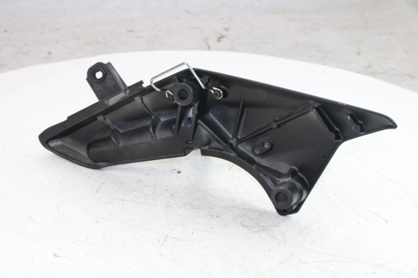 photo de REAR LEFT FOOTREST MOUNT HONDA FJS SILVER WING SILVERWING 400 (2005 - 2008)