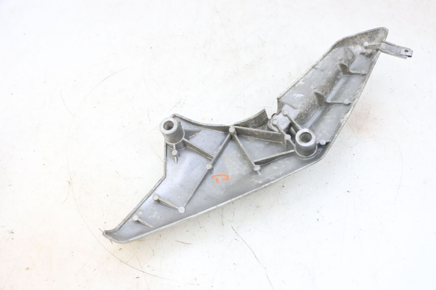 photo de REAR LEFT FOOTREST MOUNT JM MOTORS GTS 125 (2015 - 2019) - Fixing points details