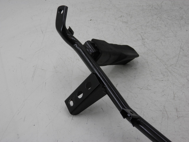 photo de REAR LEFT FOOTREST MOUNT HONDA FES S-WING SWING ABS 125 (2007 - 2015) - Alternative perspective