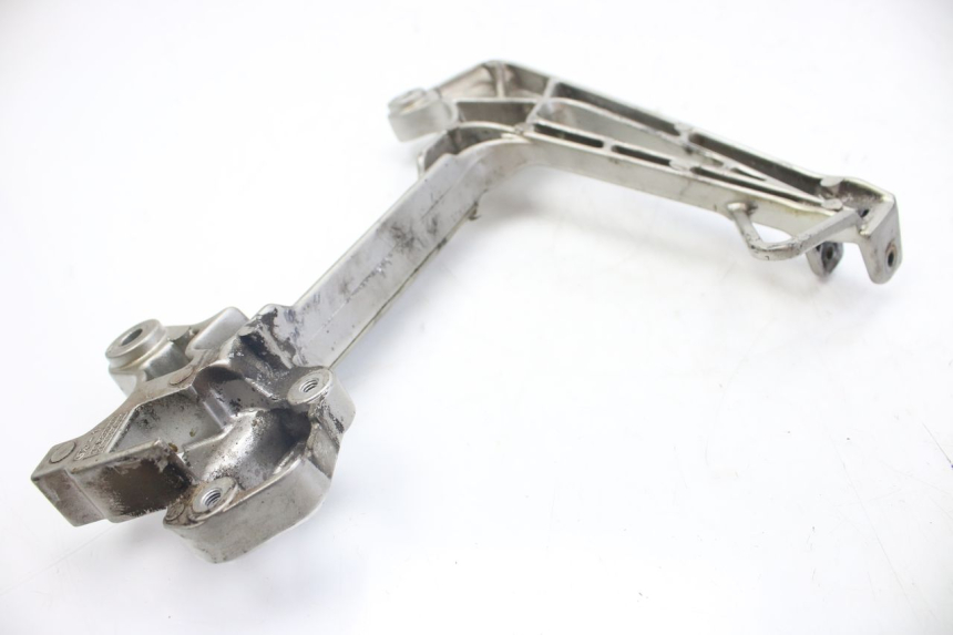 photo de LEFT REAR FOOTREST MOUNTING PLATE HONDA VFR FI RC46 800 (1998 - 2001)