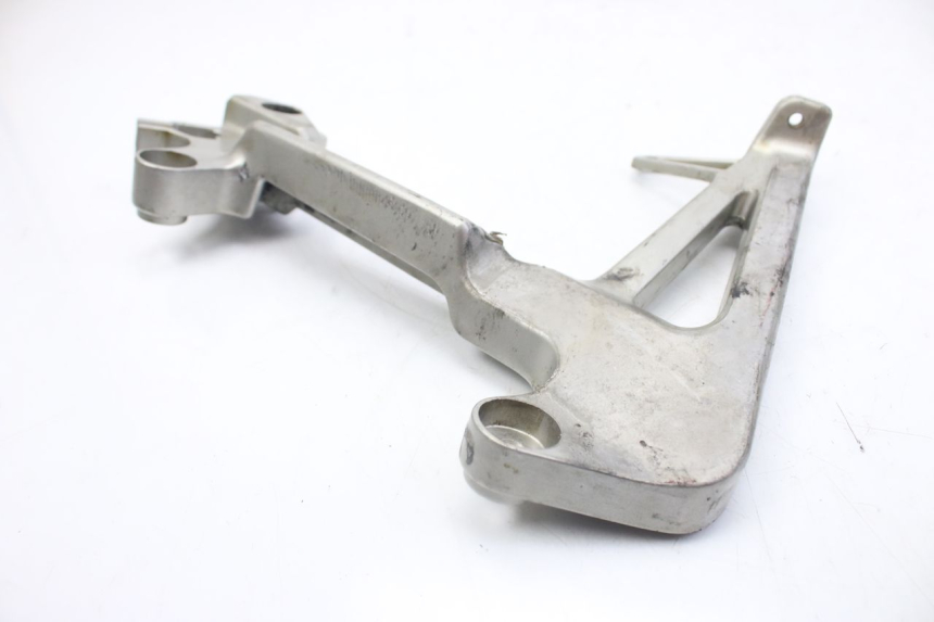 photo de LEFT REAR FOOTREST MOUNTING PLATE HONDA VFR FI RC46 800 (1998 - 2001)