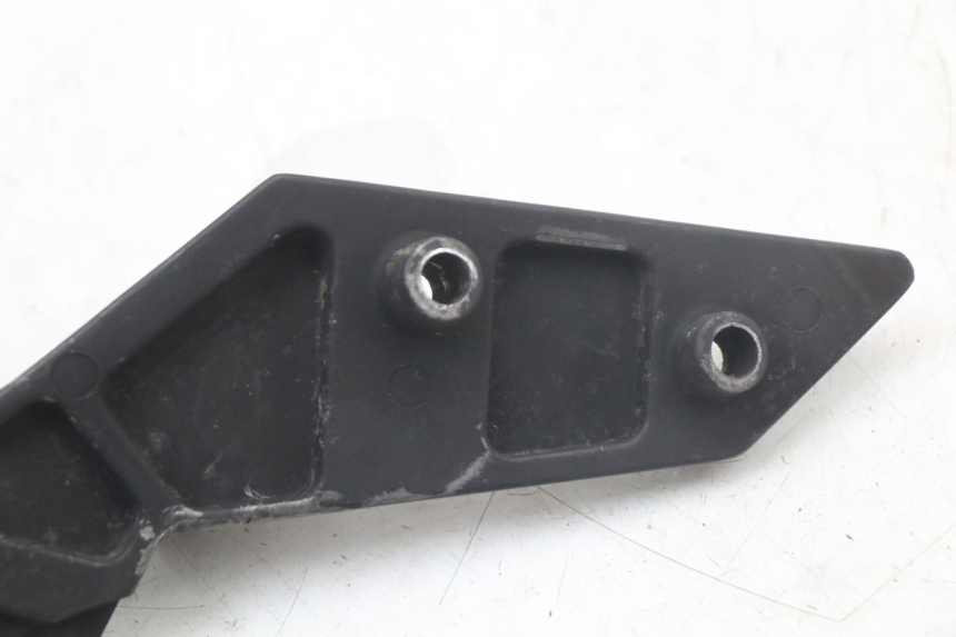 photo de REAR LEFT FOOTREST MOUNT KYMCO SUPER 8 125 (2008 - 2015)