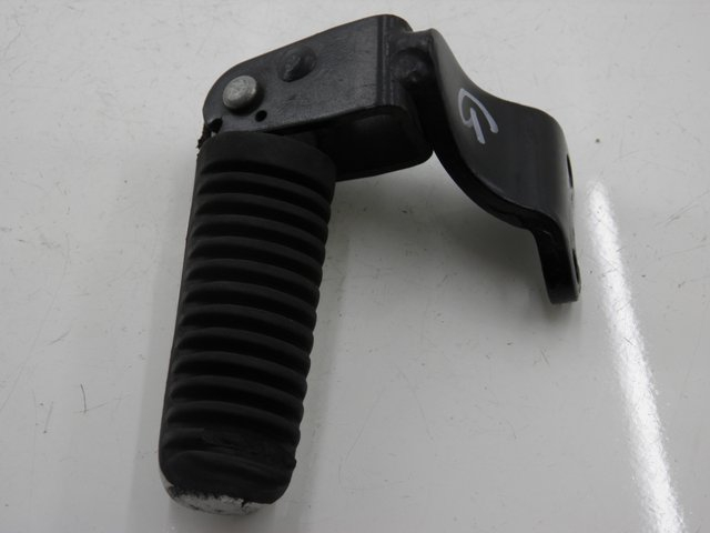 photo de REAR LEFT FOOTREST MOUNT MBK SKYCRUISER 125 (2006 - 2009) - Component detail