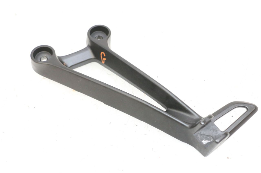 photo de REAR LEFT FOOTREST MOUNT YAMAHA MT-07 MT07 ABS 700 (2018 - 2020) - Technical close-up