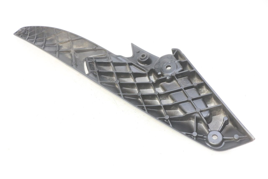 photo de REAR LEFT FOOTREST BRACKET GILERA NEXUS 125 (2009 - 2013)