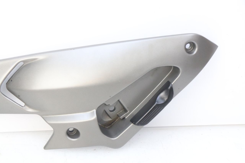 photo de REAR LEFT FOOTREST BRACKET GILERA NEXUS 125 (2009 - 2013)