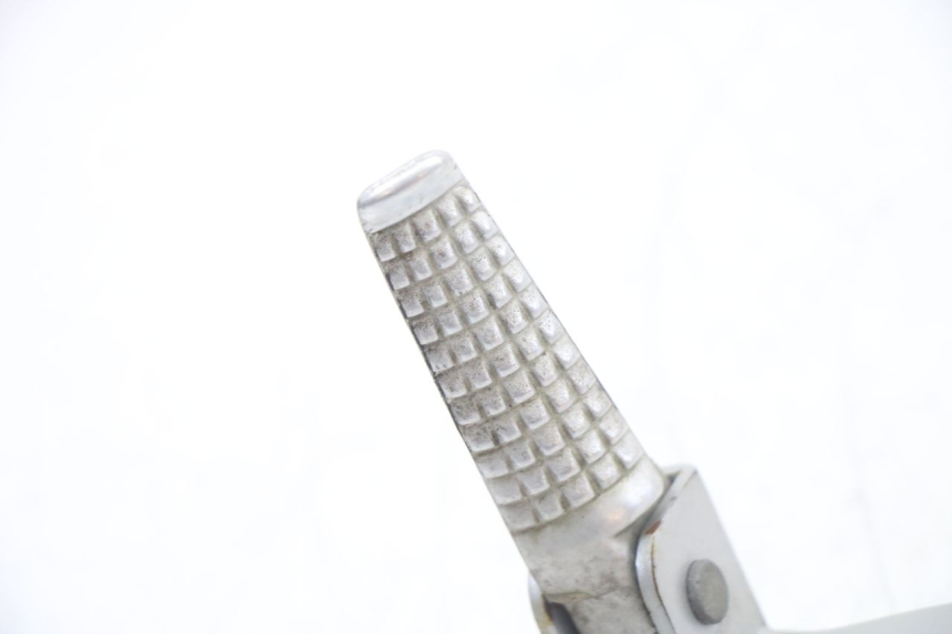 photo de LEFT REAR FOOTREST MOUNT SUZUKI GSF S BANDIT 600 (2000 - 2004)