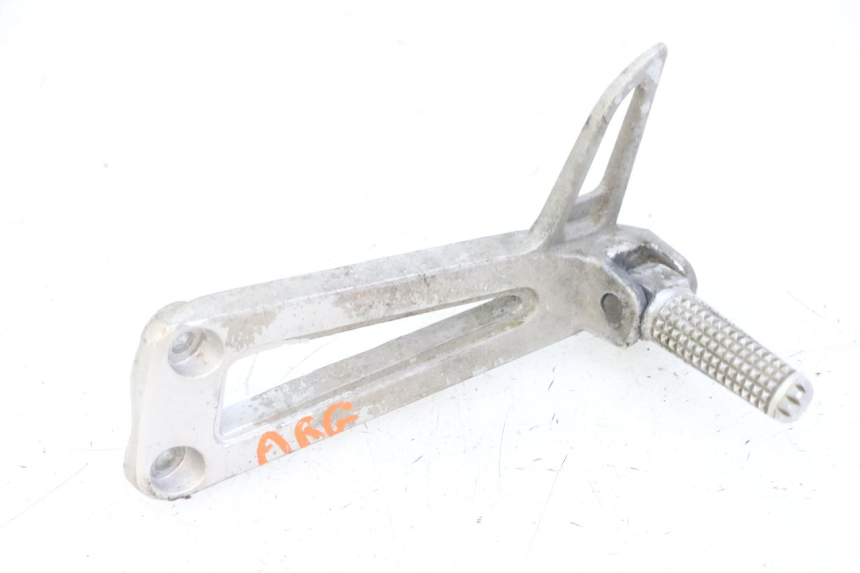 photo de REAR LEFT FOOTREST MOUNT YAMAHA TDR DELTABOX 125 (1993 - 2003)