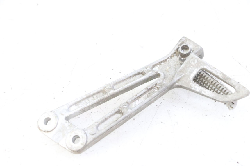 photo de REAR LEFT FOOTREST MOUNT YAMAHA TDR DELTABOX 125 (1993 - 2003)