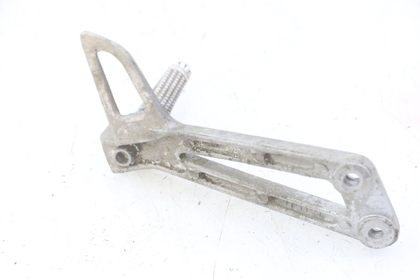 photo de REAR LEFT FOOTREST MOUNT YAMAHA TDR DELTABOX 125 (1993 - 2003)