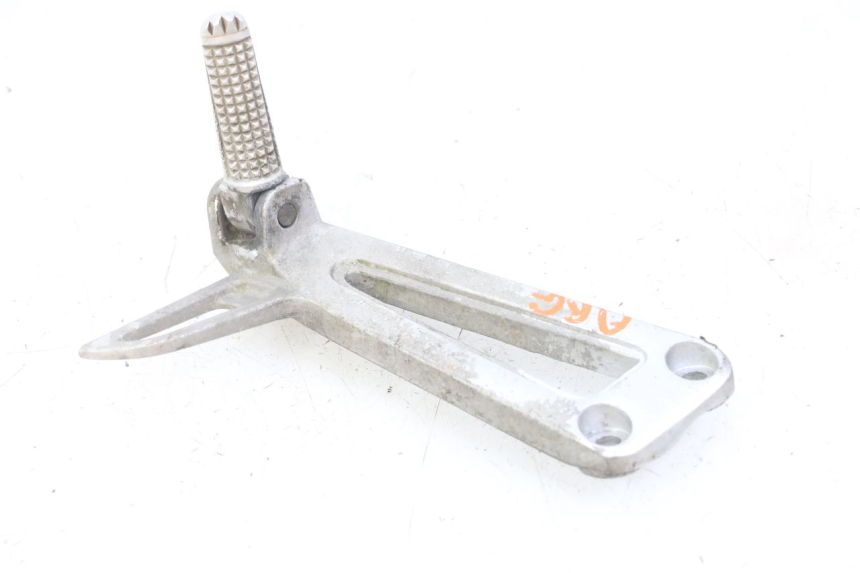 photo de REAR LEFT FOOTREST MOUNT YAMAHA TDR DELTABOX 125 (1993 - 2003)