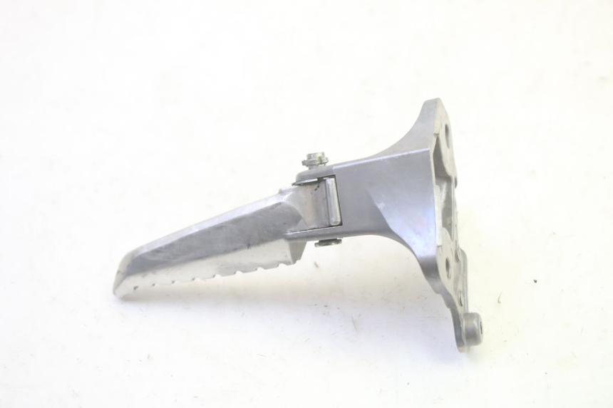 photo de REAR LEFT FOOTREST MOUNT YAMAHA TRICITY 300 (2020 - 2024) - Product overview