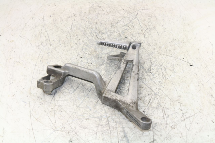 photo de REAR LEFT FOOTREST MOUNT HONDA VFR 750 (1994 - 1997)