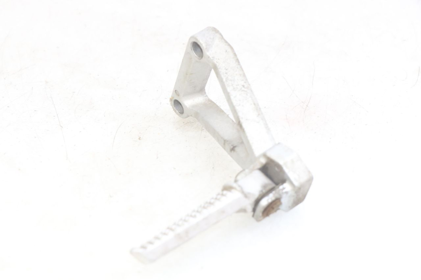 photo de LEFT REAR FOOTREST MOUNTING PLATE DAELIM VJ ROADWIN FI 125 (2008 - 2017)