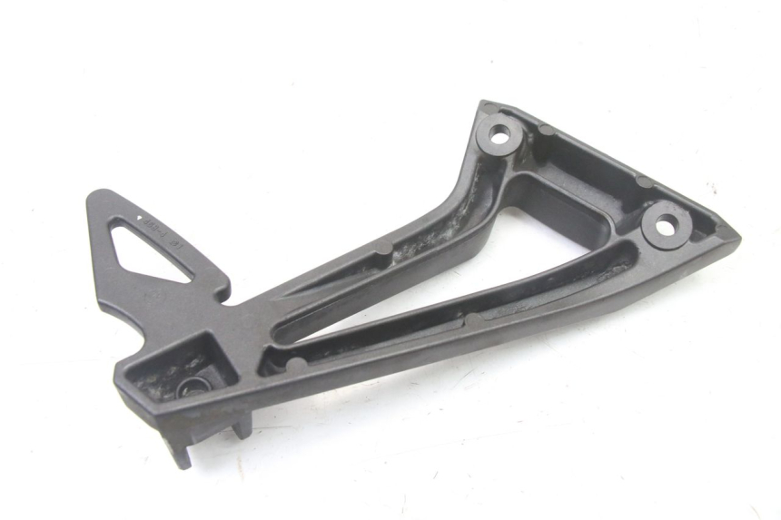 photo de REAR LEFT FOOTREST MOUNT YAMAHA FZ6 FAZER S2 600 (2007 - 2011)