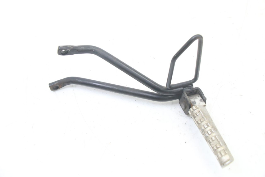 photo de REAR LEFT FOOTREST MOUNT YAMAHA TZR 50 (2008 - 2016)