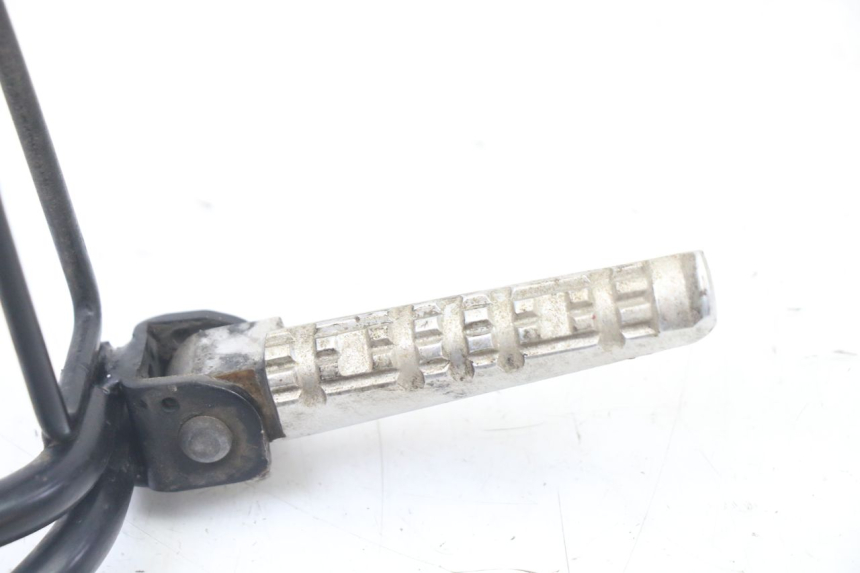 photo de REAR LEFT FOOTREST MOUNT YAMAHA TZR 50 (2008 - 2016)