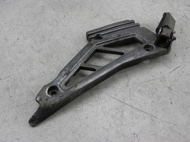 photo de REAR LEFT FOOTREST MOUNT YAMAHA XJ F 900 (1983 - 1994)