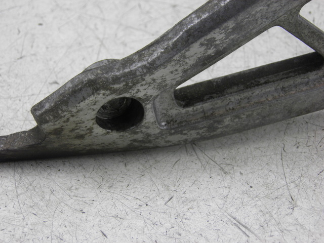 photo de REAR LEFT FOOTREST MOUNT YAMAHA XJ F 900 (1983 - 1994)