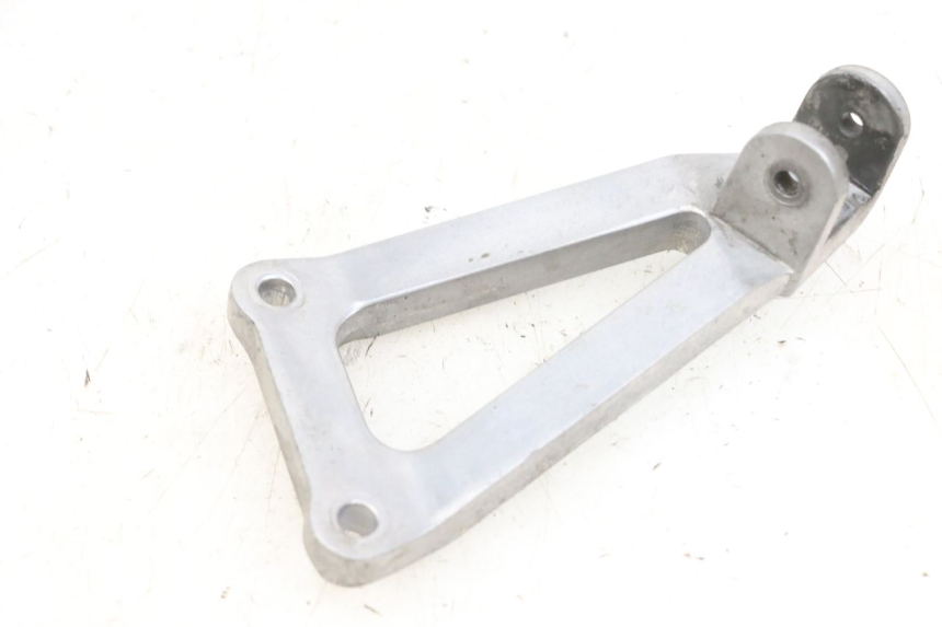photo de REAR LEFT FOOTREST MOUNT KAWASAKI ZR 7 750 (1999 - 2001) - Main view