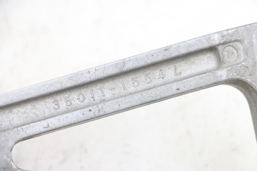 photo de REAR LEFT FOOTREST MOUNT KAWASAKI ZR 7 750 (1999 - 2001) - Component detail